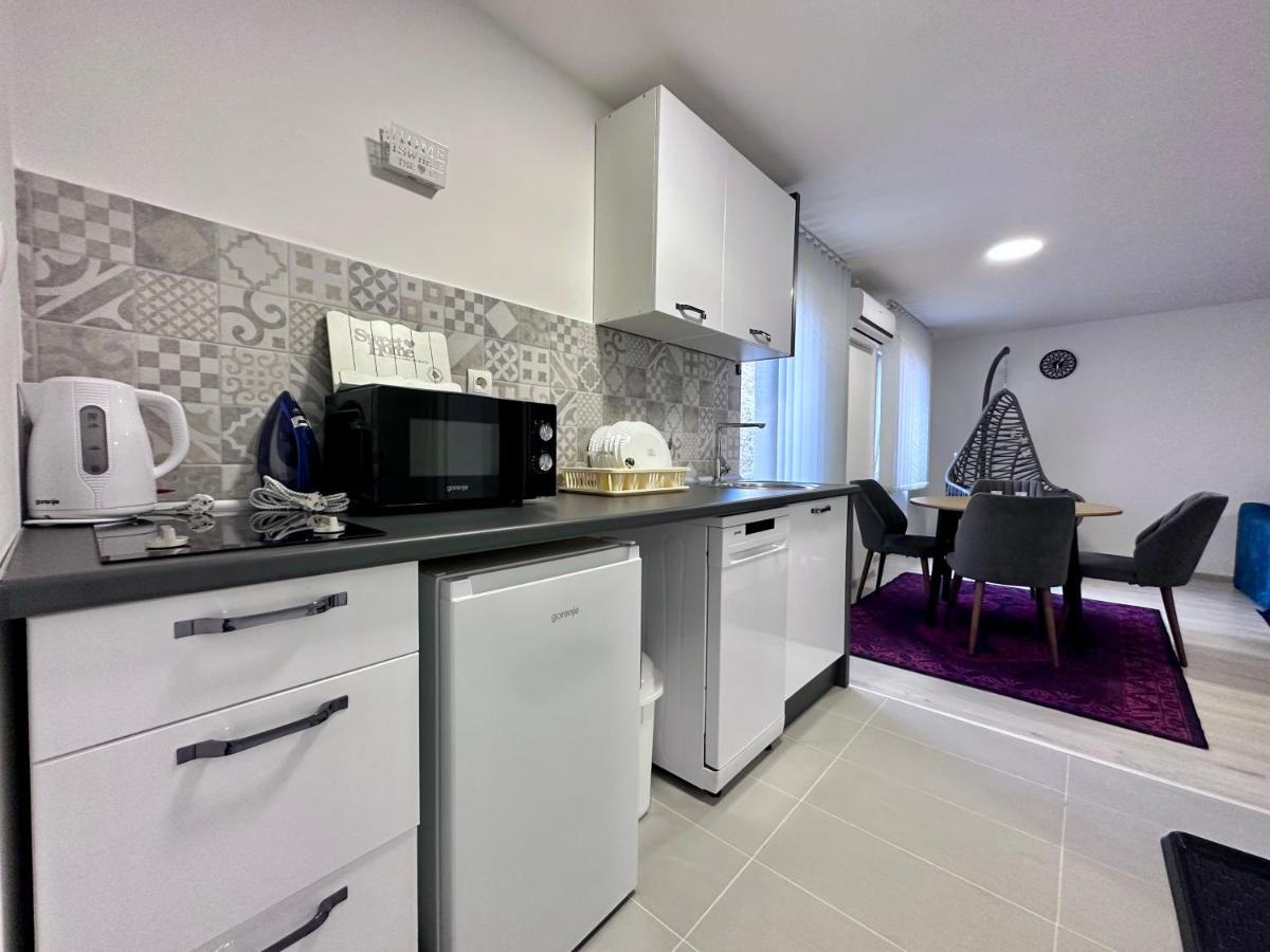 Easy Apartment *